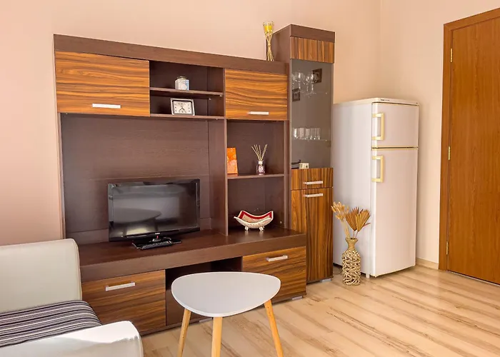 Complex Amphora Palace