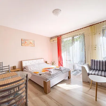 Complex Amphora Palace 金沙