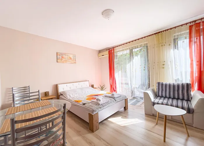 Complex Amphora Palace 金沙