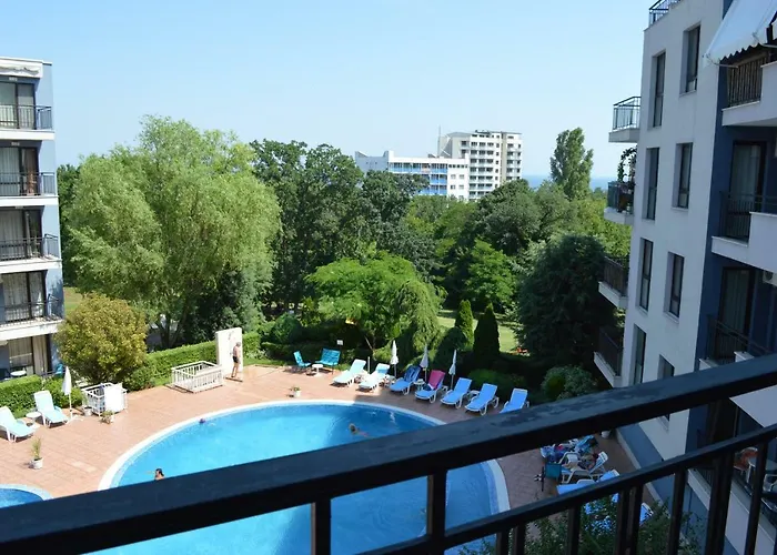 Complex Amphora Palace 金沙