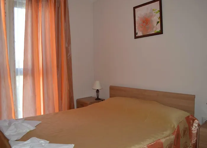 Complex Amphora Palace 公寓式酒店 3*